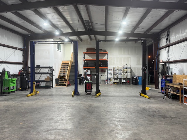 Comfortable waiting area at our Houma automotive repair center